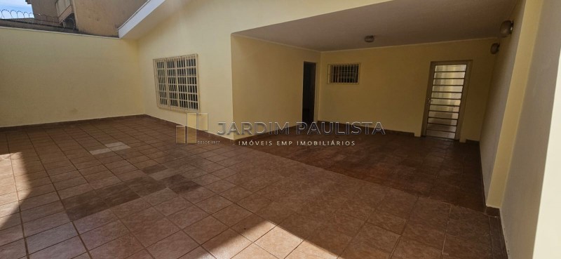 Casa para alugar com 3 quartos, 140m² - Foto 1