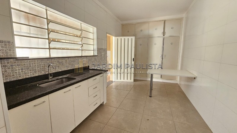 Casa para alugar com 4 quartos, 163m² - Foto 9